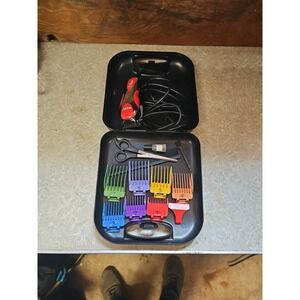 Wahl Deluxe U-Clip Professional Animal Clippers Dog Pet Grooming Kit